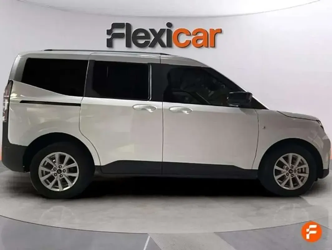 Usado Ford Tourneo Active 125 CV (91 kW) 2023 Blanco Van
