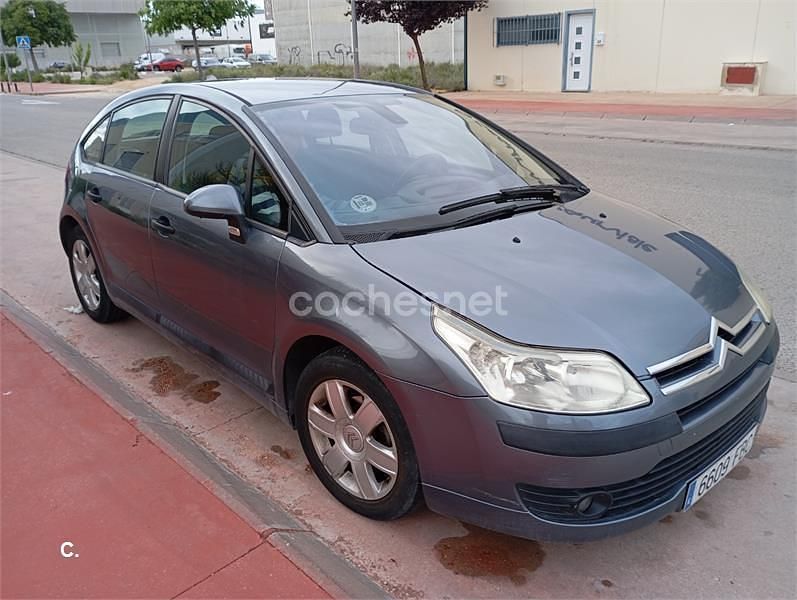 Usado Citroën C4 VTR Sport 92 CV (67 kW) 2006 Gris / plata Berlina