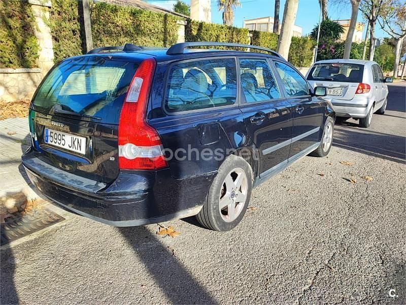 Usado Volvo V50 Momentum 125 CV (91 kW) 2005 Negro Familiar