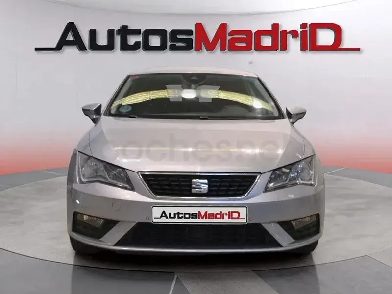 Usado Seat Leon Style 115 CV (84 kW) 2019 Gris / plata Berlina
