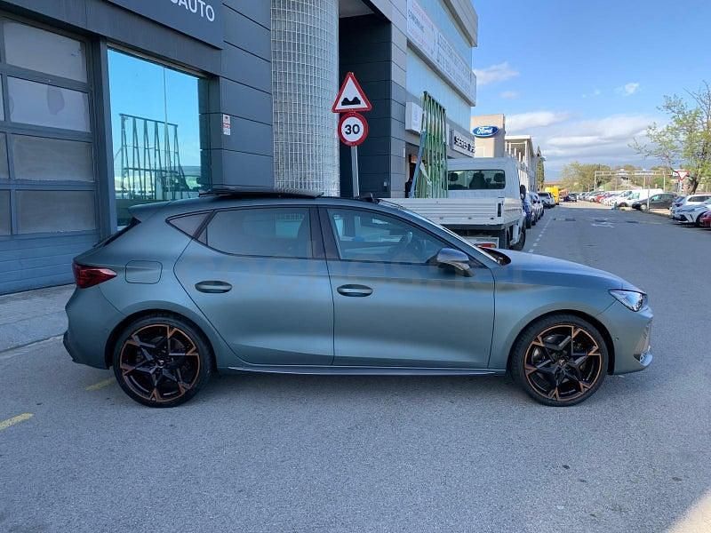 Usado Cupra Leon VZ 272 CV (200 kW) 2024 Gris / plata Berlina