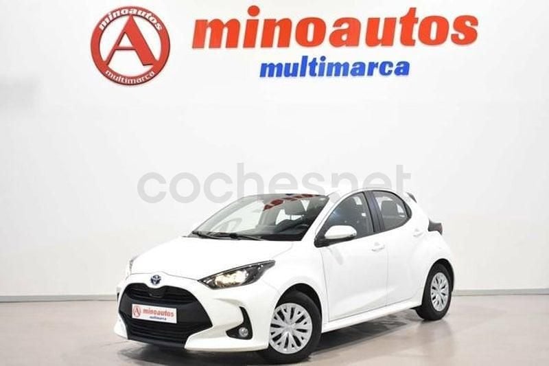 Usado Toyota Yaris Hybrid Business Edition 117 CV (86 kW) 2021 Blanco Utilitario