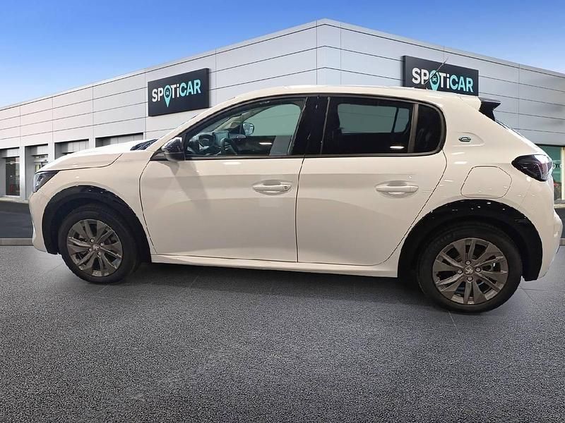 Usado Peugeot e-208 Allure 100 kW (136 CV) 2024 Blanco Utilitario