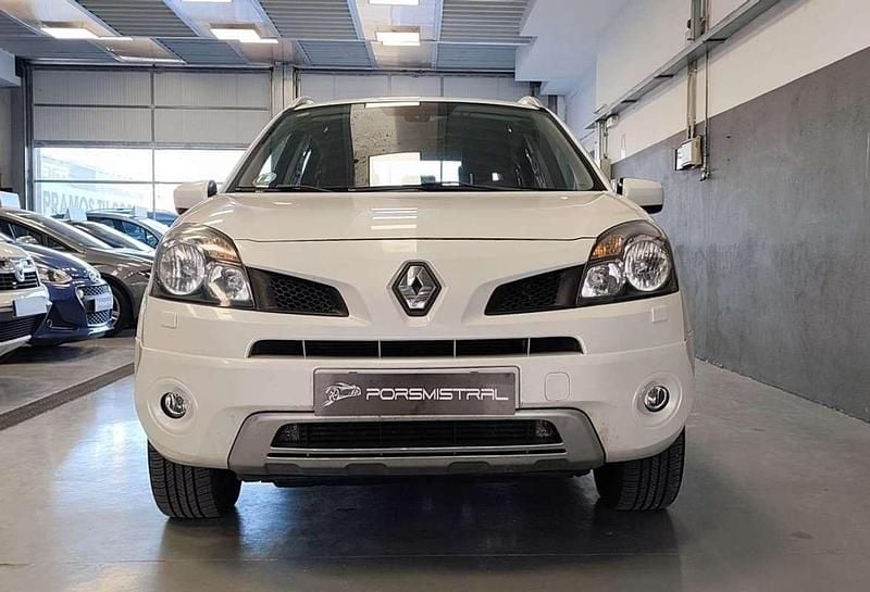 Usado Renault Koleos Dynamique 150 CV (110 kW) 2010 Blanco SUV