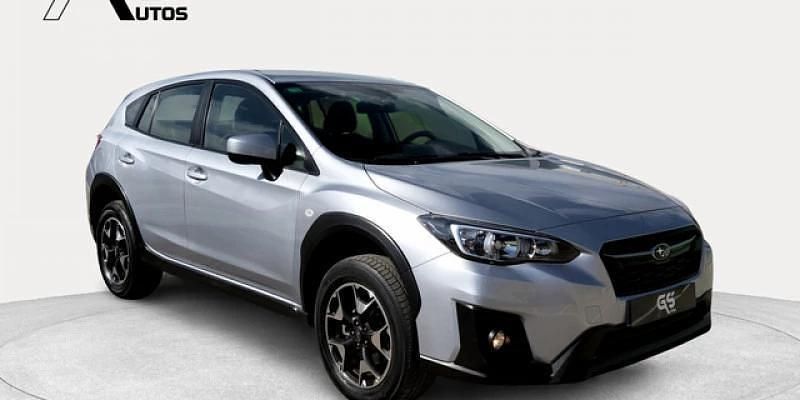 Usado Subaru XV Sport 114 CV (83 kW) 2019 Gris plata SUV