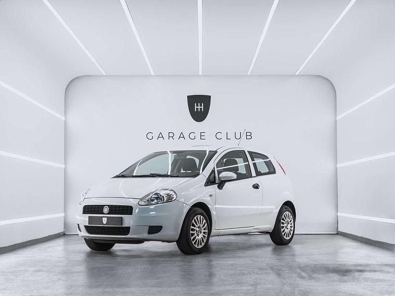 Blanco Usado 2010 Fiat Grande Punto Active Utilitario | 3999 € (Precio justo) - Imagen 1/4