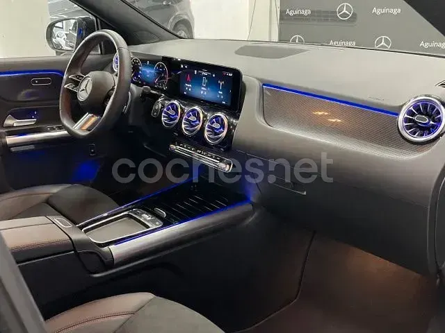 Usado Mercedes GLA200 150 CV (110 kW) 2023 Gris / plata SUV