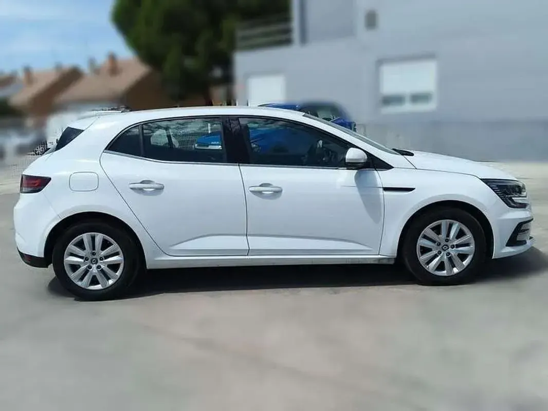 Usado Renault Mégane GrandTour Intens 140 CV (102 kW) 2021 Blanco Familiar