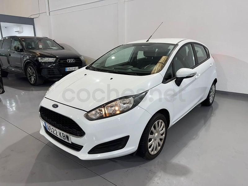 Usado Ford Fiesta Trend 75 CV (55 kW) 2017 Blanco Berlina