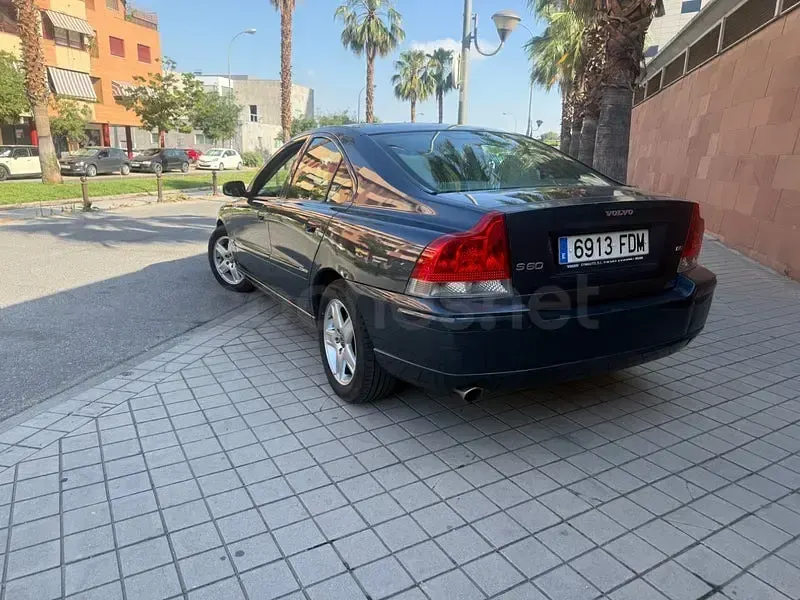 Usado Volvo S60 Momentum 163 CV (119 kW) 2007 Azul Berlina