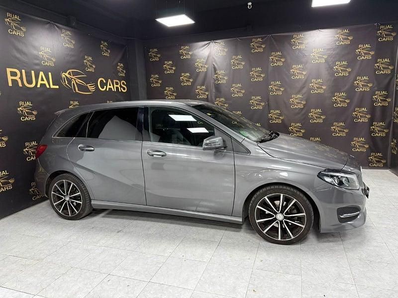 Usado Mercedes B200 AMG line 136 CV (100 kW) 2016 Gris / plata Monovolumen