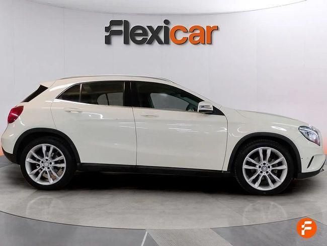 Usado Mercedes GLA200 Urban 136 CV (100 kW) 2016 Blanco SUV