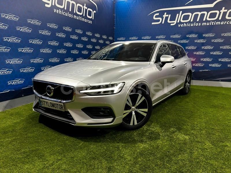 Gris / plata Usado 2020 Volvo V60 Momentum Familiar | 23.990 € (Precio justo) - Imagen 1/4