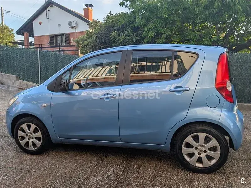Usado Opel Agila Enjoy 86 CV (63 kW) 2008 Azul Utilitario