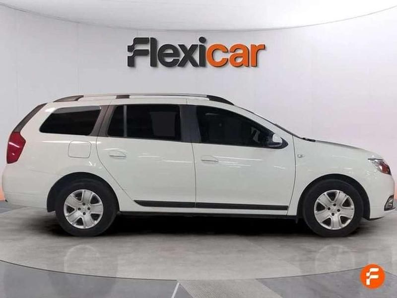 Usado Dacia Logan Comfort 90 CV (66 kW) 2020 Blanco Familiar