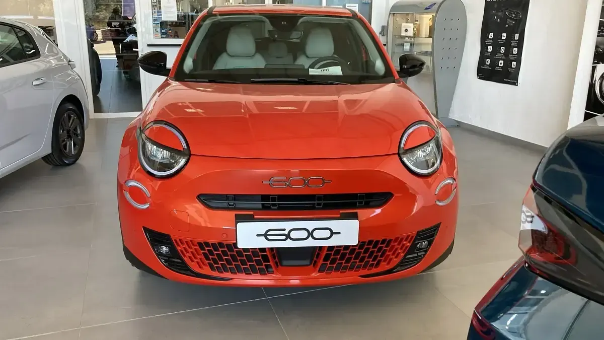 Nuevo Fiat 600E La Prima 114 kW (156 CV) 2025 Naranja