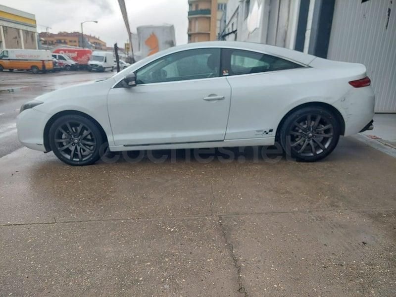 Usado Renault Laguna Coupé GT 241 CV (177 kW) 2012 Blanco Coupe