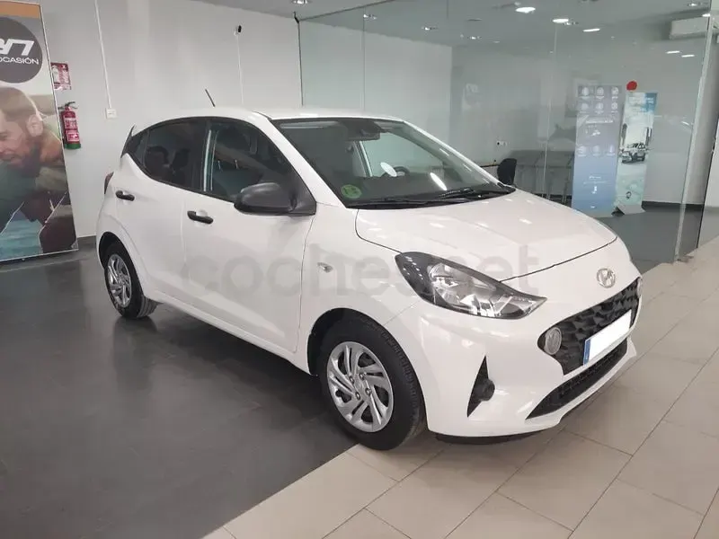 Usado Hyundai i10 67 CV (49 kW) 2023 Blanco Utilitario