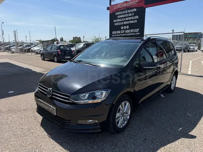 Usado VW Touran Advance 150 CV (110 kW) 2022 Negro Monovolumen