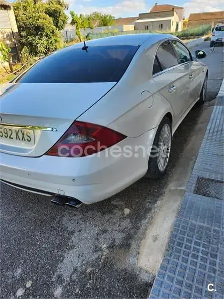 Usado Mercedes CLS320 224 CV (164 kW) 2005 Blanco Berlina