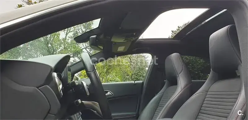 Usado Mercedes CLA220 Shooting Brake AMG line 177 CV (130 kW) 2016 Blanco Familiar