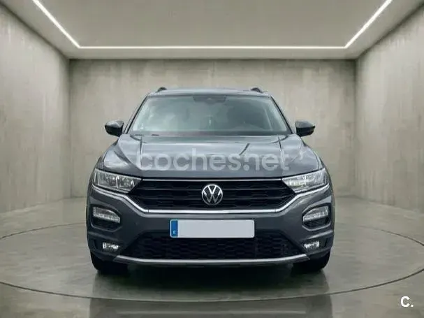 Usado VW T-Roc Advance 110 CV (80 kW) 2021 Gris / plata SUV