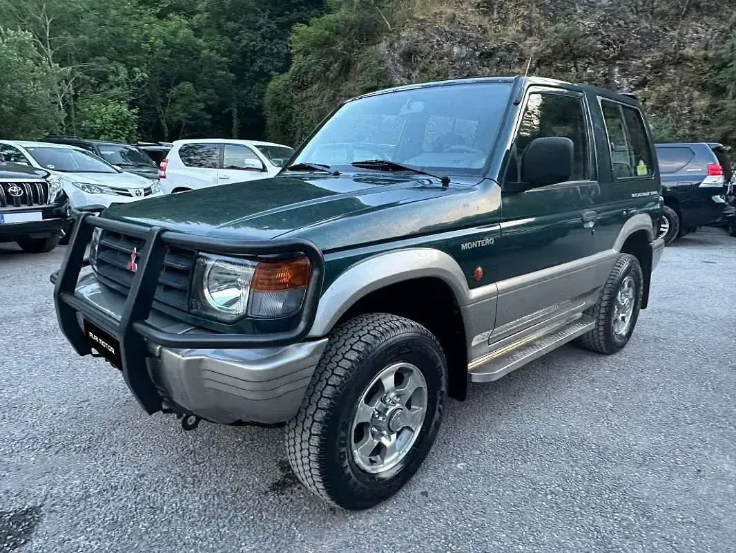 Usado Mitsubishi Montero 99 CV (72 kW) 1998 Verde SUV