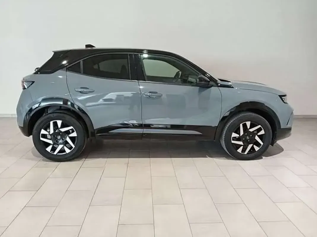 Usado Opel Mokka 136 CV (100 kW) 2025 Gris SUV