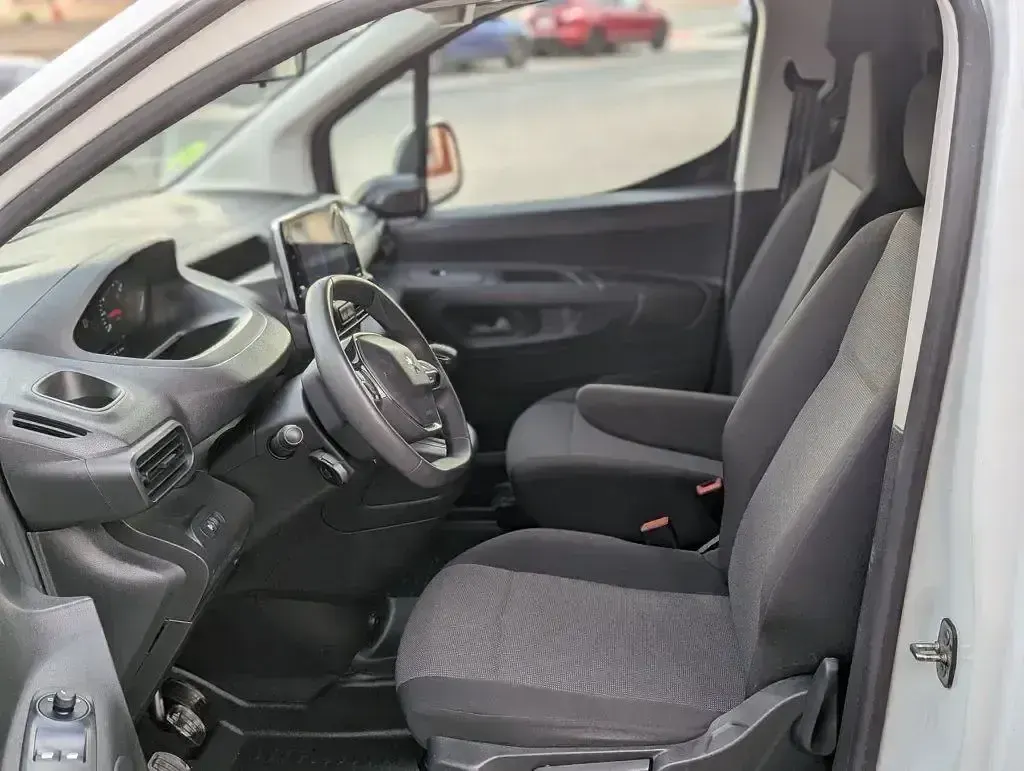 Usado Peugeot Partner Premium 100 CV (73 kW) 2022 Blanco Monovolumen