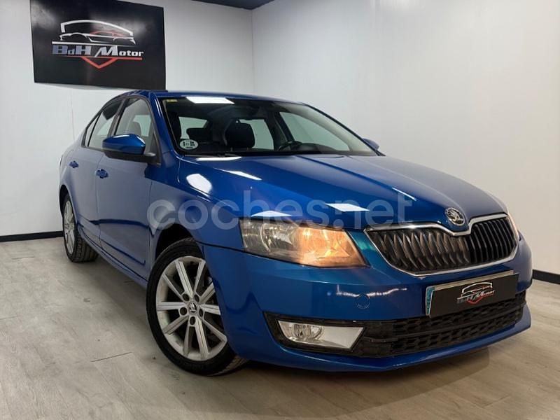 Azul Usado 2015 Skoda Octavia Ambition Berlina | 8500 € - Imagen 1/4