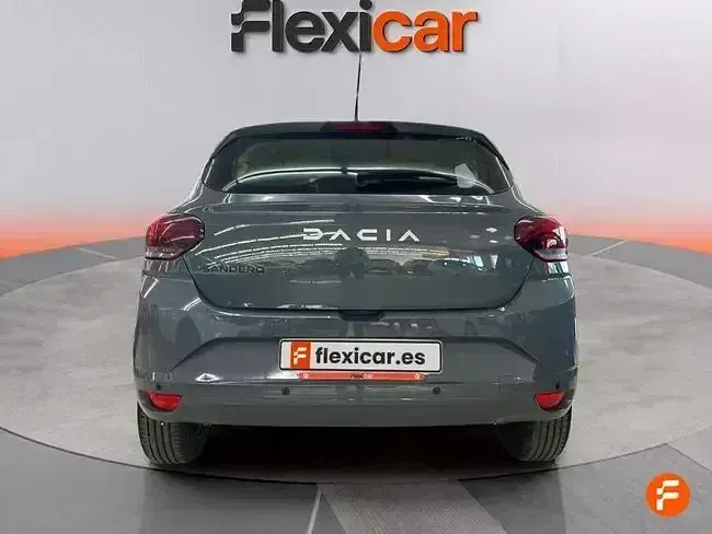 Usado Dacia Sandero Essentiel 91 CV (66 kW) 2023 Gris