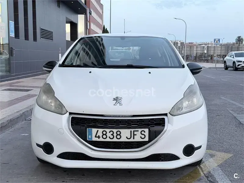 Usado Peugeot 208 Access 68 CV (50 kW) 2016 Blanco Utilitario