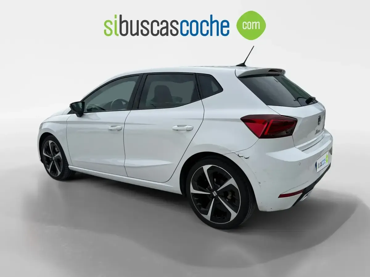 Usado Seat Ibiza FR 150 CV (110 kW) 2021 Blanco Utilitario