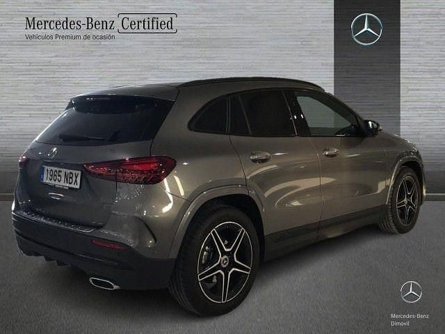 Usado Mercedes GLA200 AMG line 150 CV (110 kW) 2025 Gris montaña SUV
