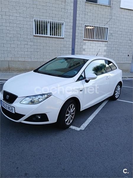 Blanco Usado 2010 Seat Ibiza Reference Berlina | 3800 € (Buen precio) - Imagen 1/4