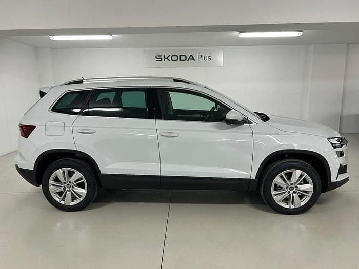 Usado Skoda Karoq Selection 116 CV (85 kW) 2025 Blanco SUV