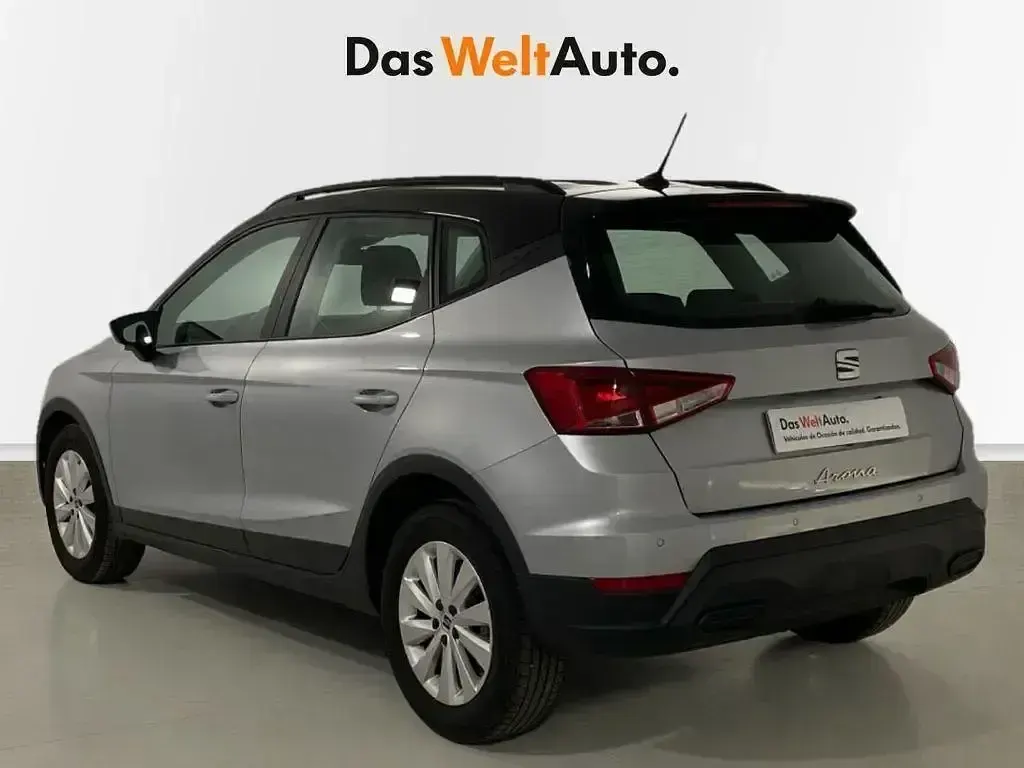 Usado Seat Arona Style 110 CV (80 kW) 2024 Gris SUV