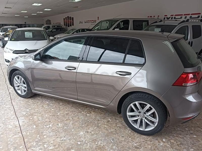 Usado VW Golf VII Advance 110 CV (80 kW) 2017 Gris / plata Berlina