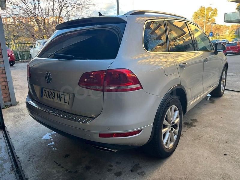 Usado VW Touareg 245 CV (180 kW) 2011 Gris / plata SUV