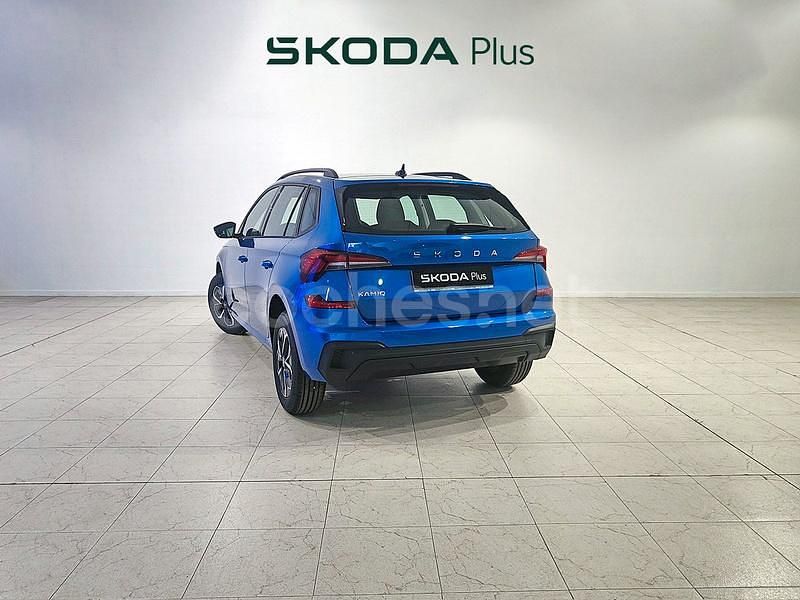 Nuevo Skoda Kamiq Essence 115 CV (84 kW) 2025 Azul SUV