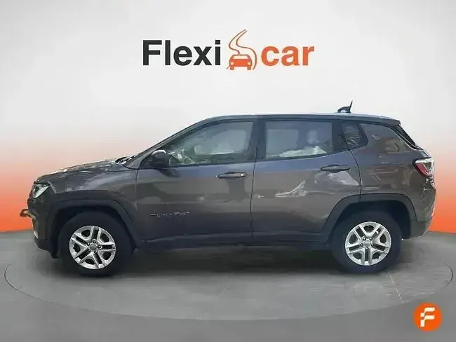 Usado Jeep Compass Sport 140 CV (102 kW) 2018 Gris SUV