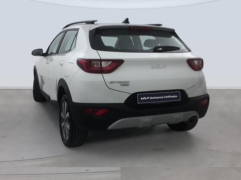 Usado Kia Stonic 101 CV (74 kW) 2022 Blanco SUV