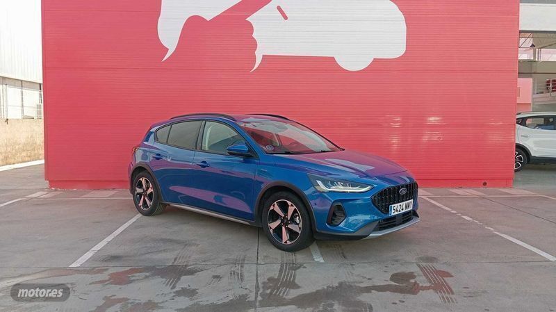 Azul Usado 2024 Ford Focus Active Berlina | 25.450 € (Un poco caro) - Imagen 1/4