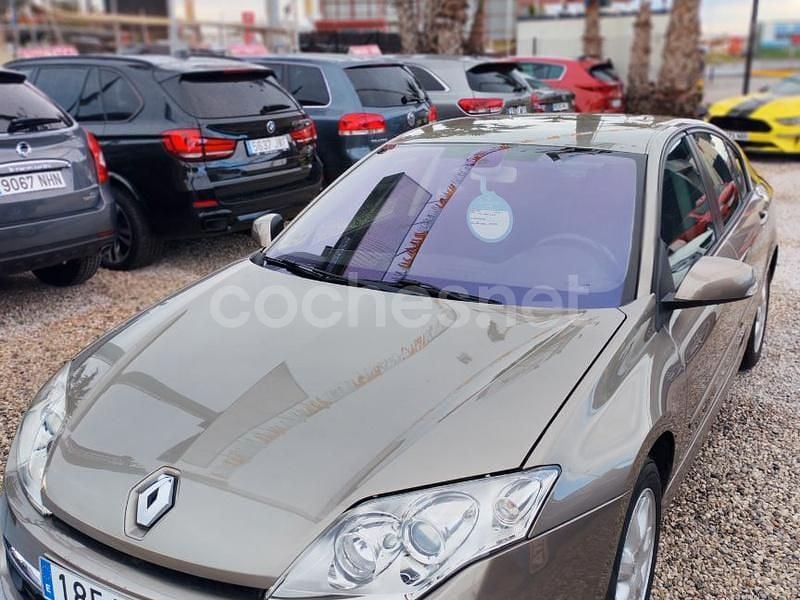 Usado Renault Laguna III Expression 110 CV (80 kW) 2009 Marrón Berlina
