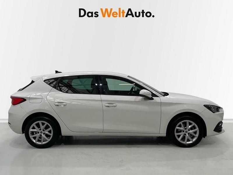 Usado Seat Leon Style 115 CV (84 kW) 2021 Blanco