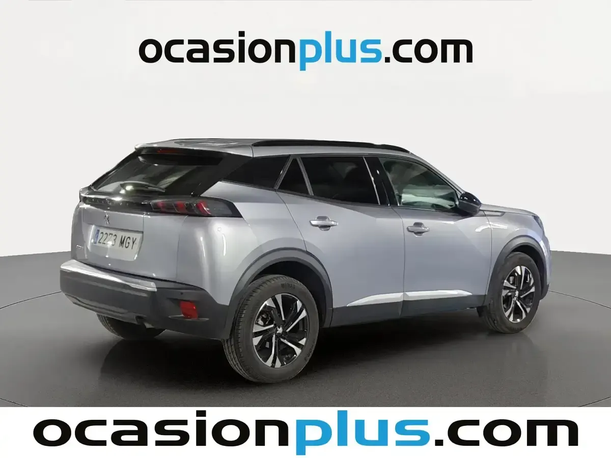 Usado Peugeot 2008 Allure 100 CV (73 kW) 2023 Gris SUV