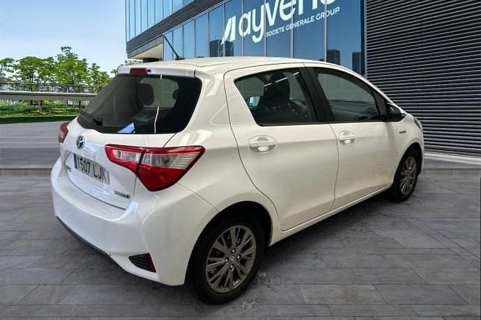 Usado Toyota Yaris Hybrid Active 100 CV (73 kW) 2020