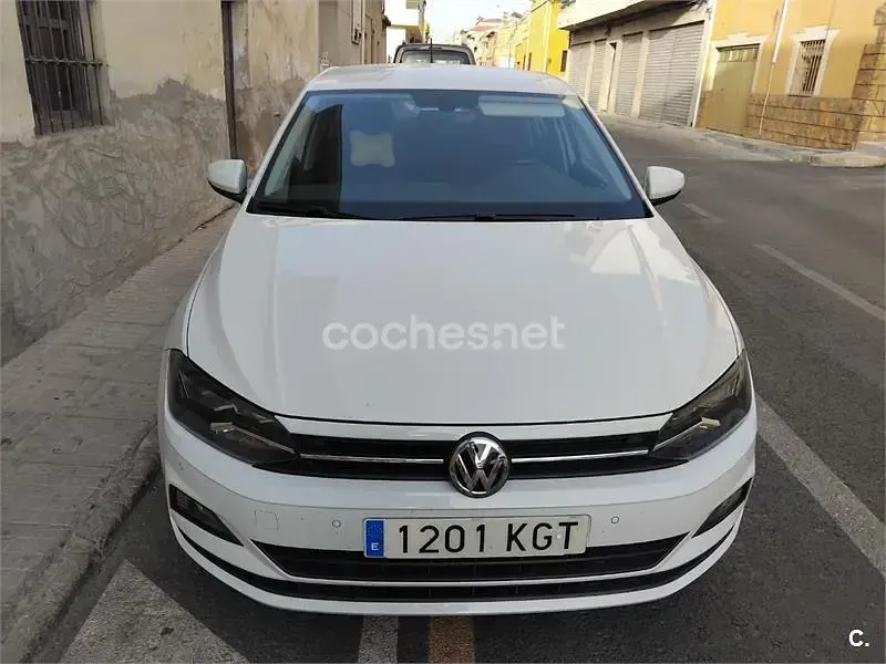 Usado VW Polo Advance 95 CV (69 kW) 2018 Blanco Utilitario