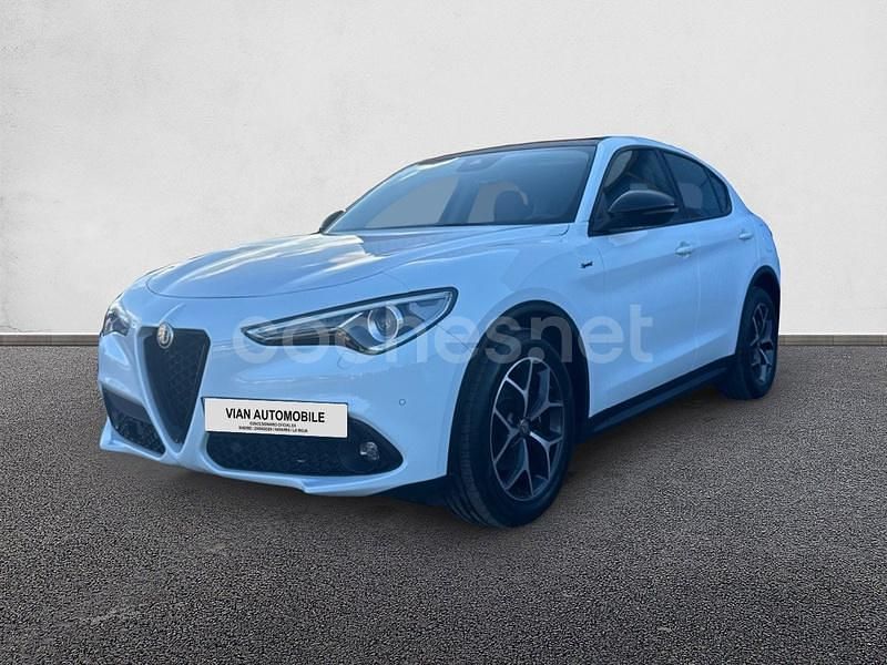 Usado Alfa Romeo Stelvio Sprint 190 CV (139 kW) 2021 Blanco SUV