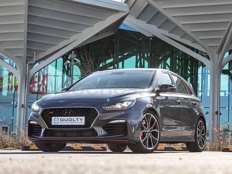Gris / plata Usado 2018 Hyundai i30 N Performance Berlina | 28.900 € (Caro) - Imagen 1/4